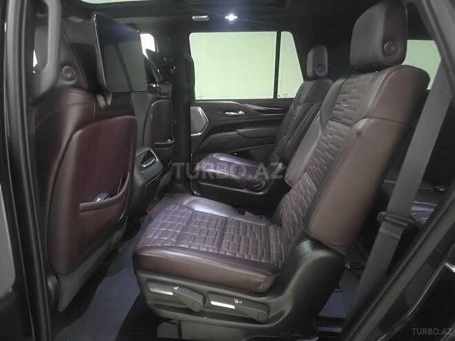 Cadillac Escalade-9