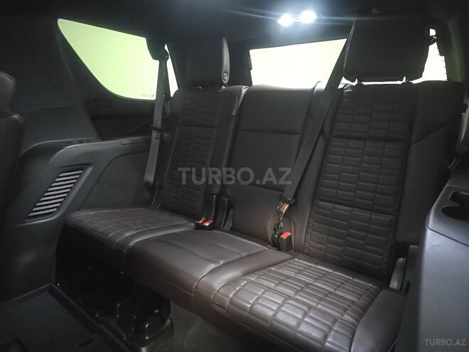 Cadillac Escalade-10