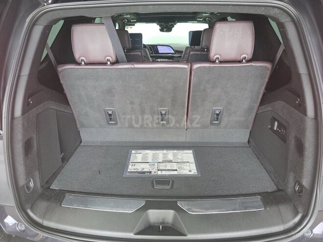 Cadillac Escalade-12