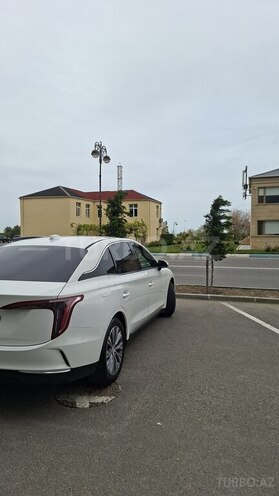 Hongqi E-QM5-6