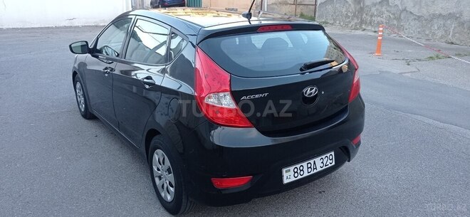 Hyundai Accent-4