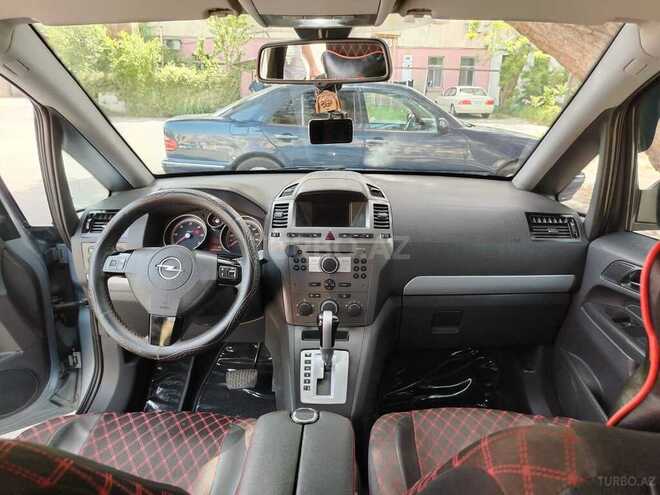 Opel Zafira-4