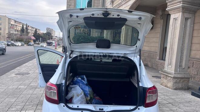 Renault Sandero-9