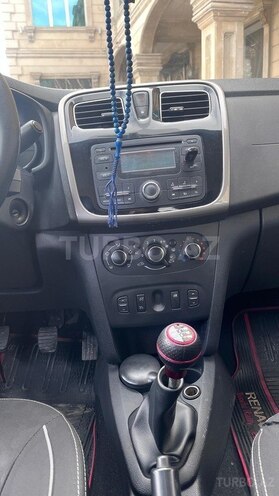 Renault Sandero-10