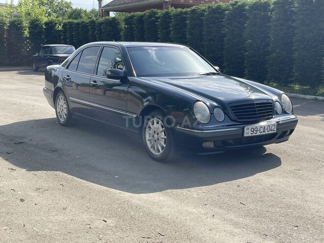 Mercedes E 270-2