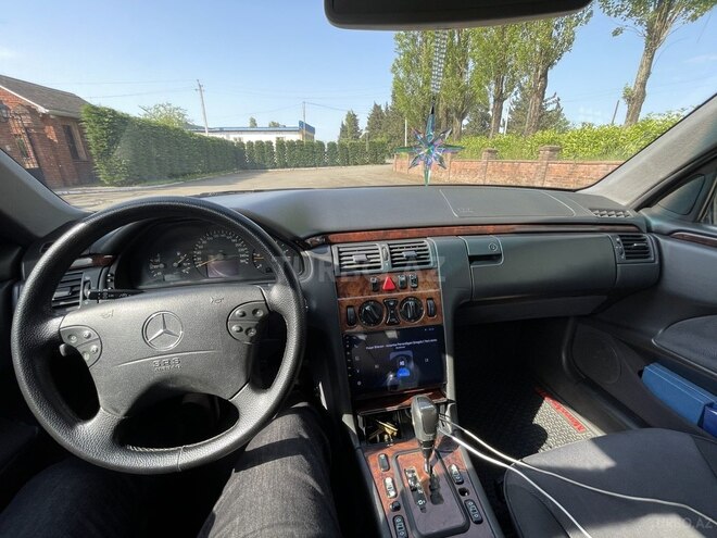 Mercedes E 270-14