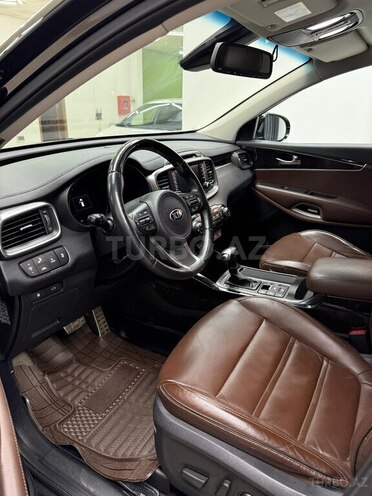 Kia Sorento-7