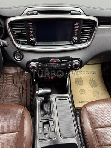 Kia Sorento-12