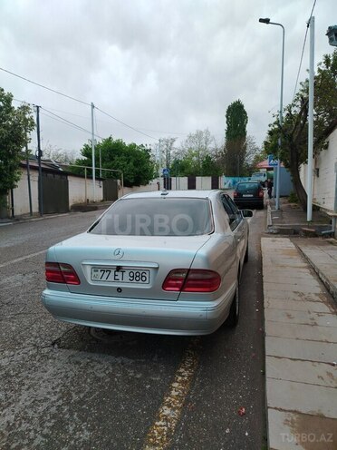 Mercedes E 240-7
