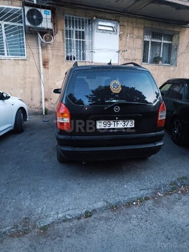 Opel Zafira-2