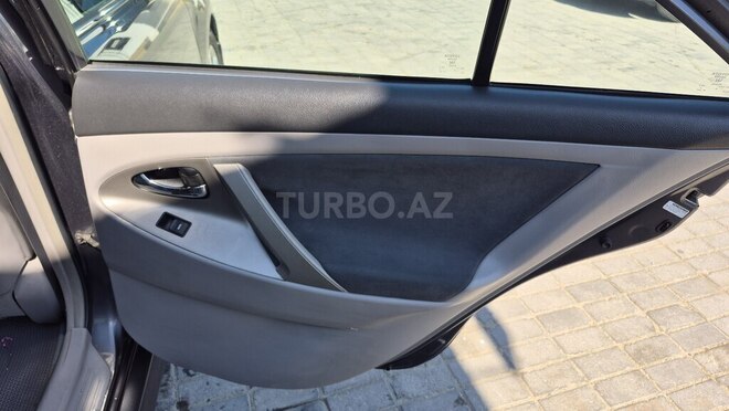 Toyota Camry-15