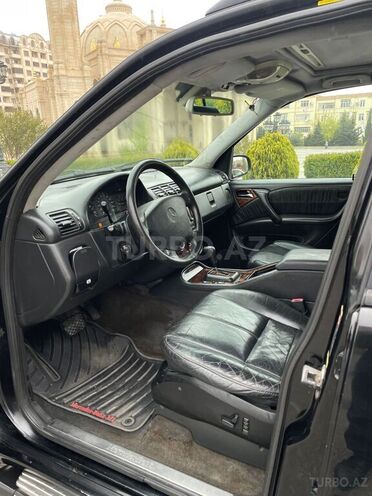 Mercedes ML 320-9