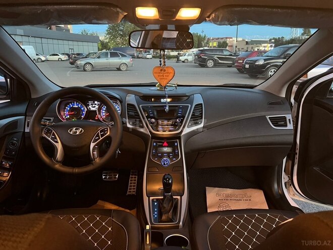 Hyundai Elantra-7