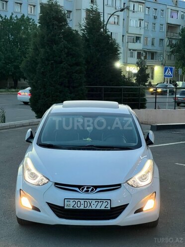Hyundai Elantra-6