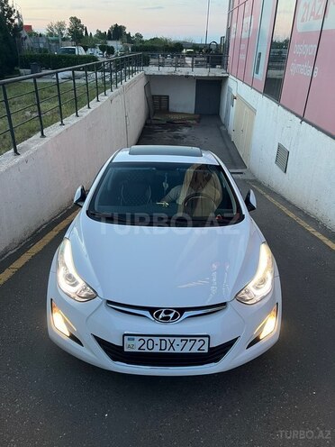 Hyundai Elantra-3