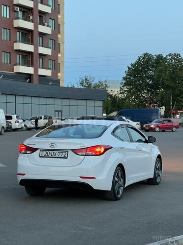 Hyundai Elantra-2