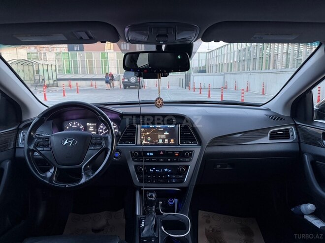 Hyundai Sonata-5