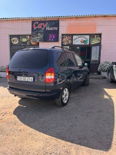 Opel Zafira-10