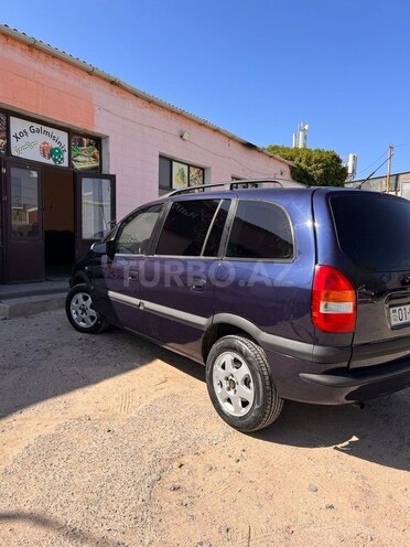Opel Zafira-2