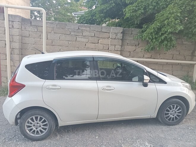 Nissan Note-7