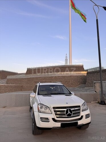 Mercedes GL 550 4MATIC-1