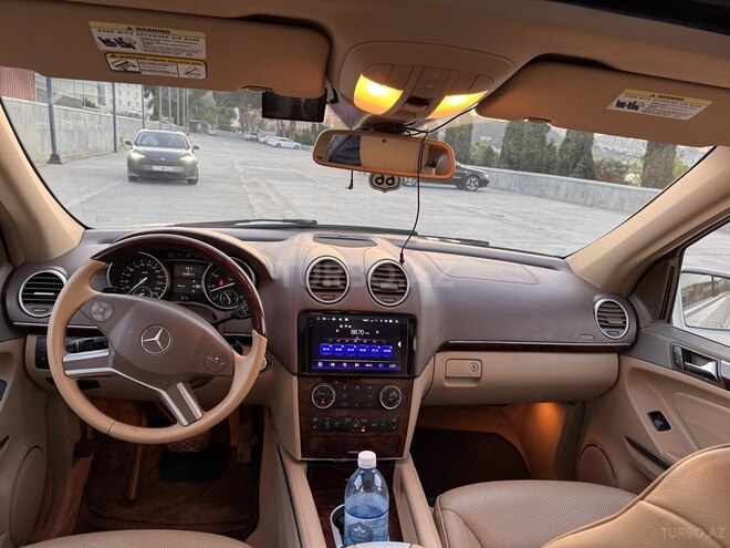 Mercedes GL 550 4MATIC-6