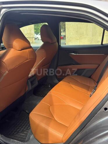 Toyota Camry-9