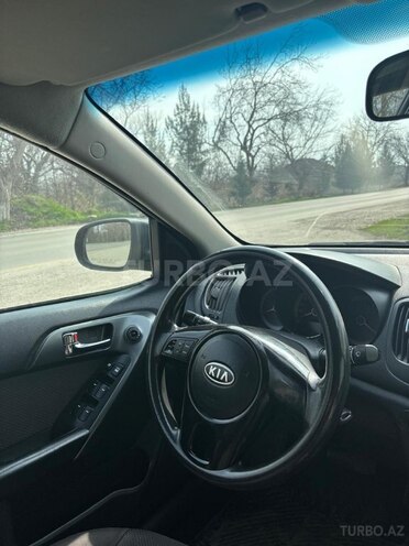 Kia Cerato-10