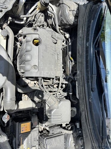 Kia Cerato-5