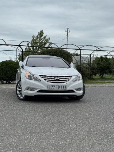 Hyundai Sonata-1