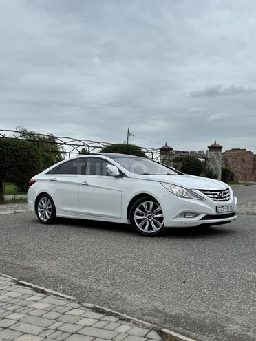 Hyundai Sonata-3