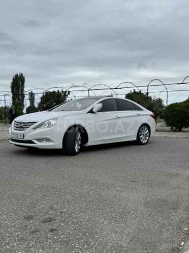 Hyundai Sonata-5