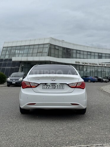 Hyundai Sonata-2
