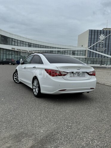 Hyundai Sonata-6