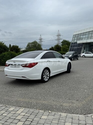Hyundai Sonata-4