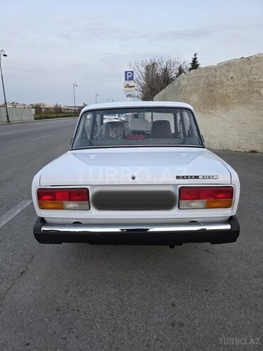 LADA (VAZ) 2107-2