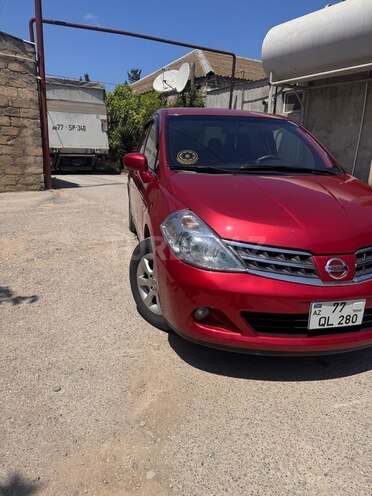 Nissan Tiida-2