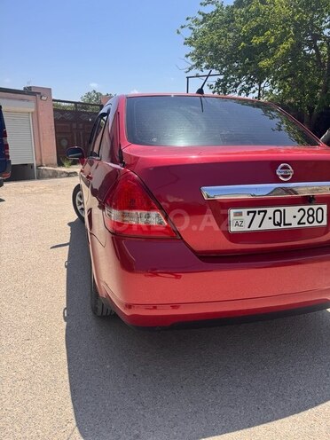 Nissan Tiida-5