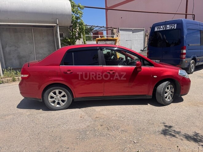 Nissan Tiida-6