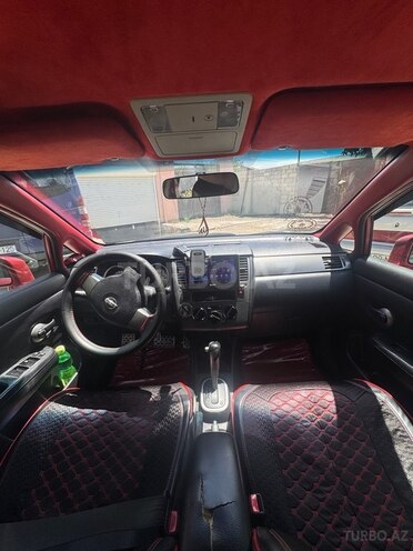Nissan Tiida-10