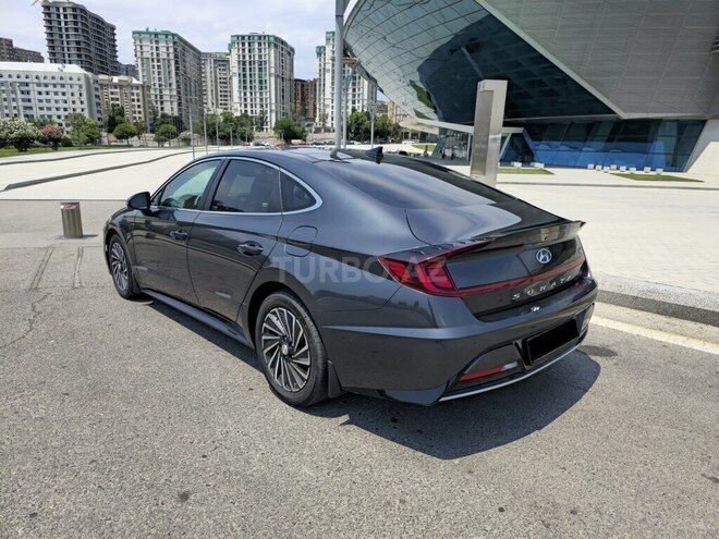 Hyundai Sonata-4