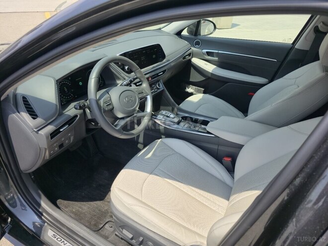 Hyundai Sonata-10