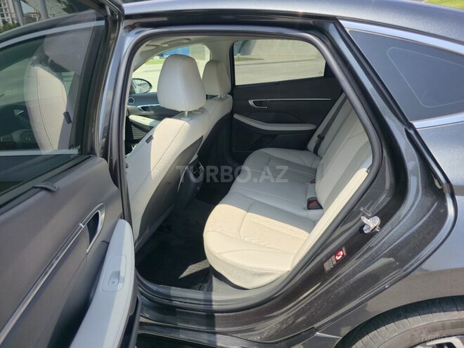 Hyundai Sonata-9