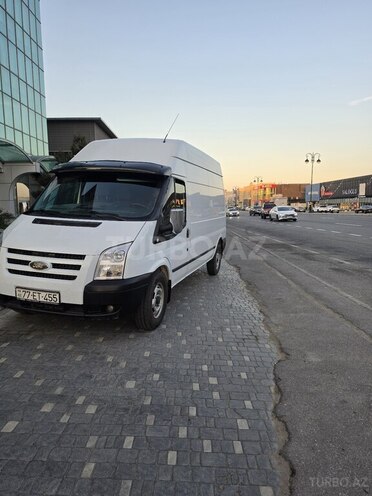 Ford Transit-2