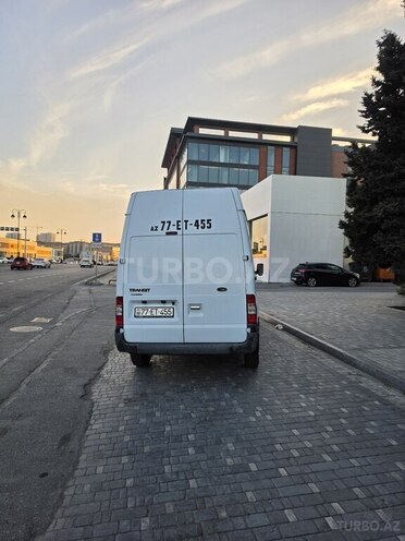 Ford Transit-9
