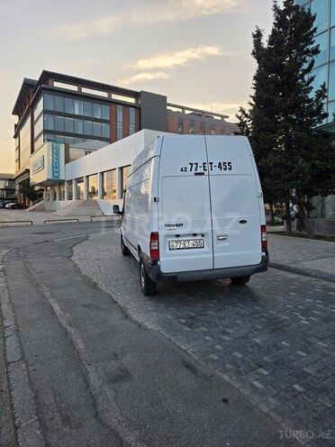 Ford Transit-10