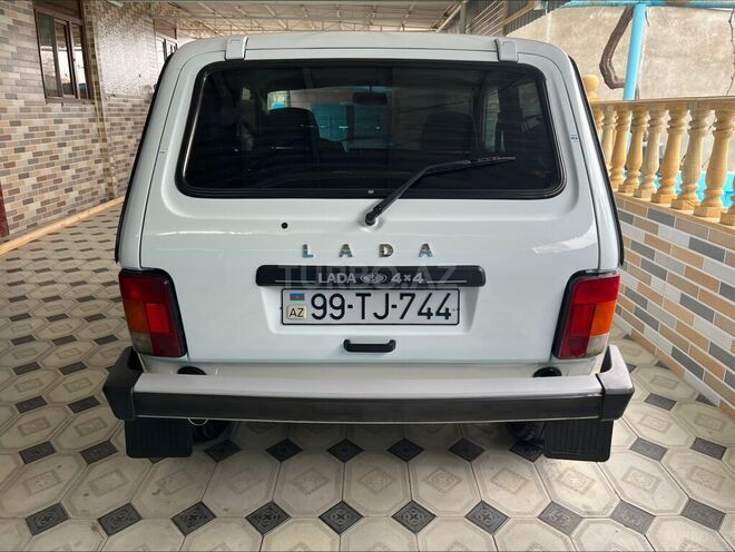 LADA (VAZ) Niva-9