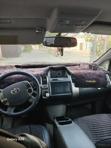 Toyota Prius-4