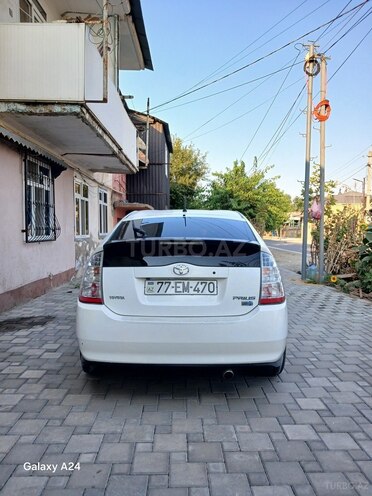 Toyota Prius-5