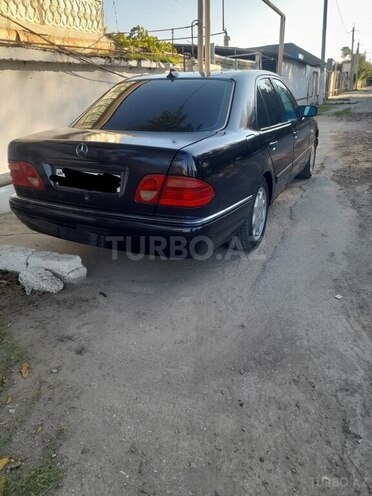 Mercedes E 230-9